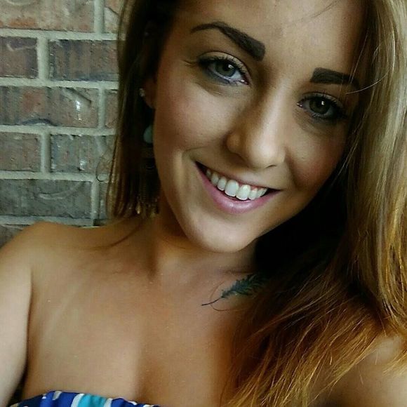 Meet your Posher, Sarah - Picture 1 of 1